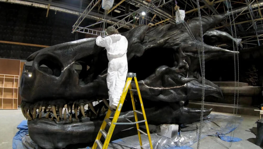 Image from: Production of House of The Dragon Red Keep set.